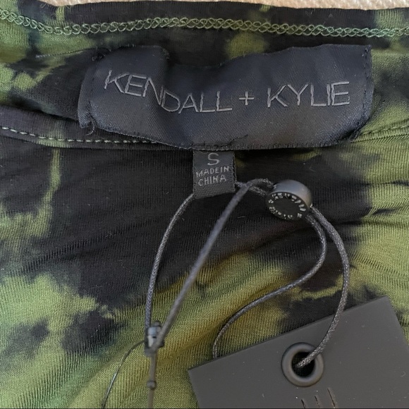 Host Pick! KENDALL + KYLIE Marble Ruched Top in Green and Black- NWT!! 💚🖤 - Picture 4 of 7